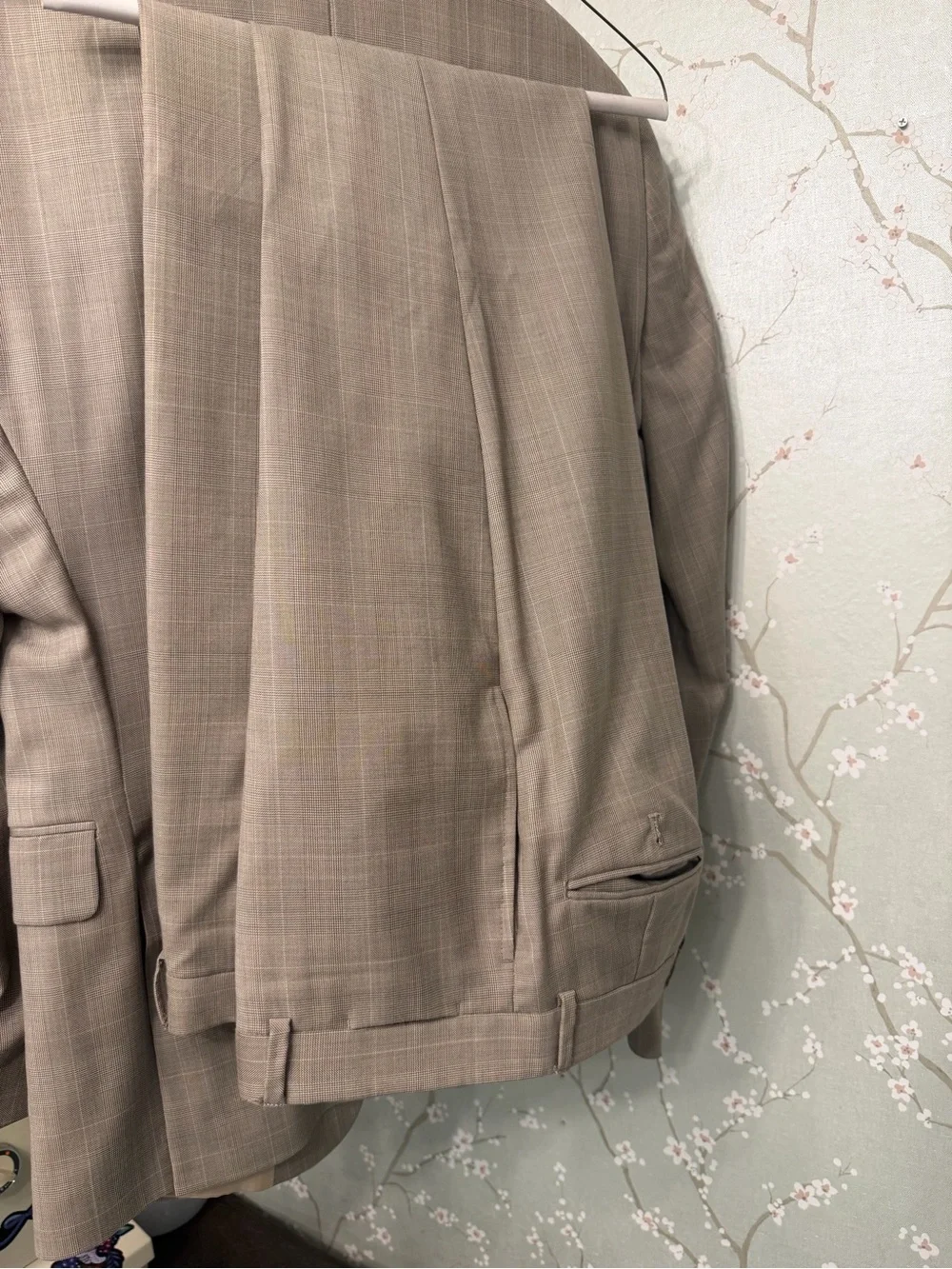 Tommy Hilfiger Men's Beige Suit Jacket and Pants set